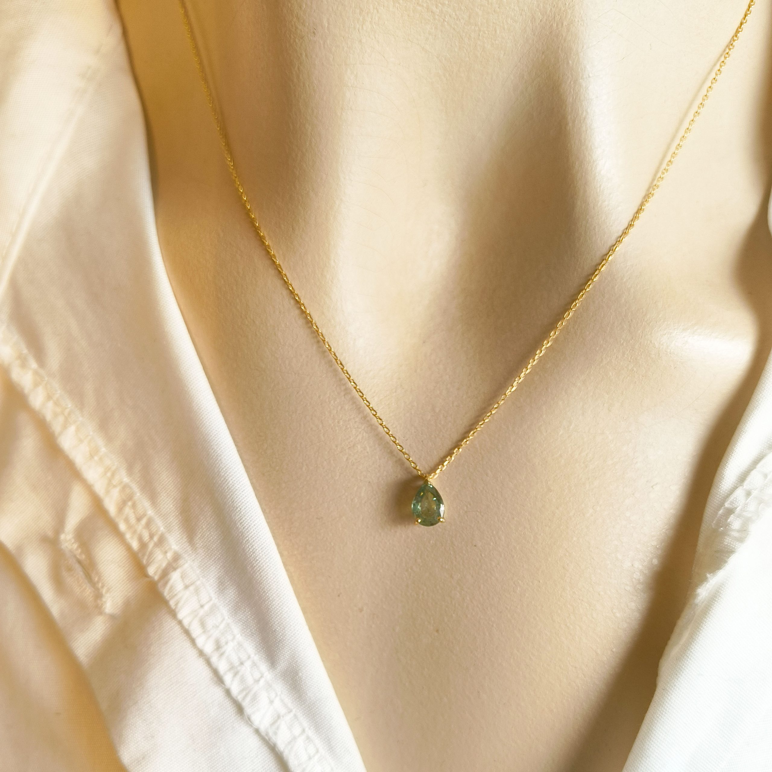 Collier Saphir vert or jaune Réf. 2160 – Image 2